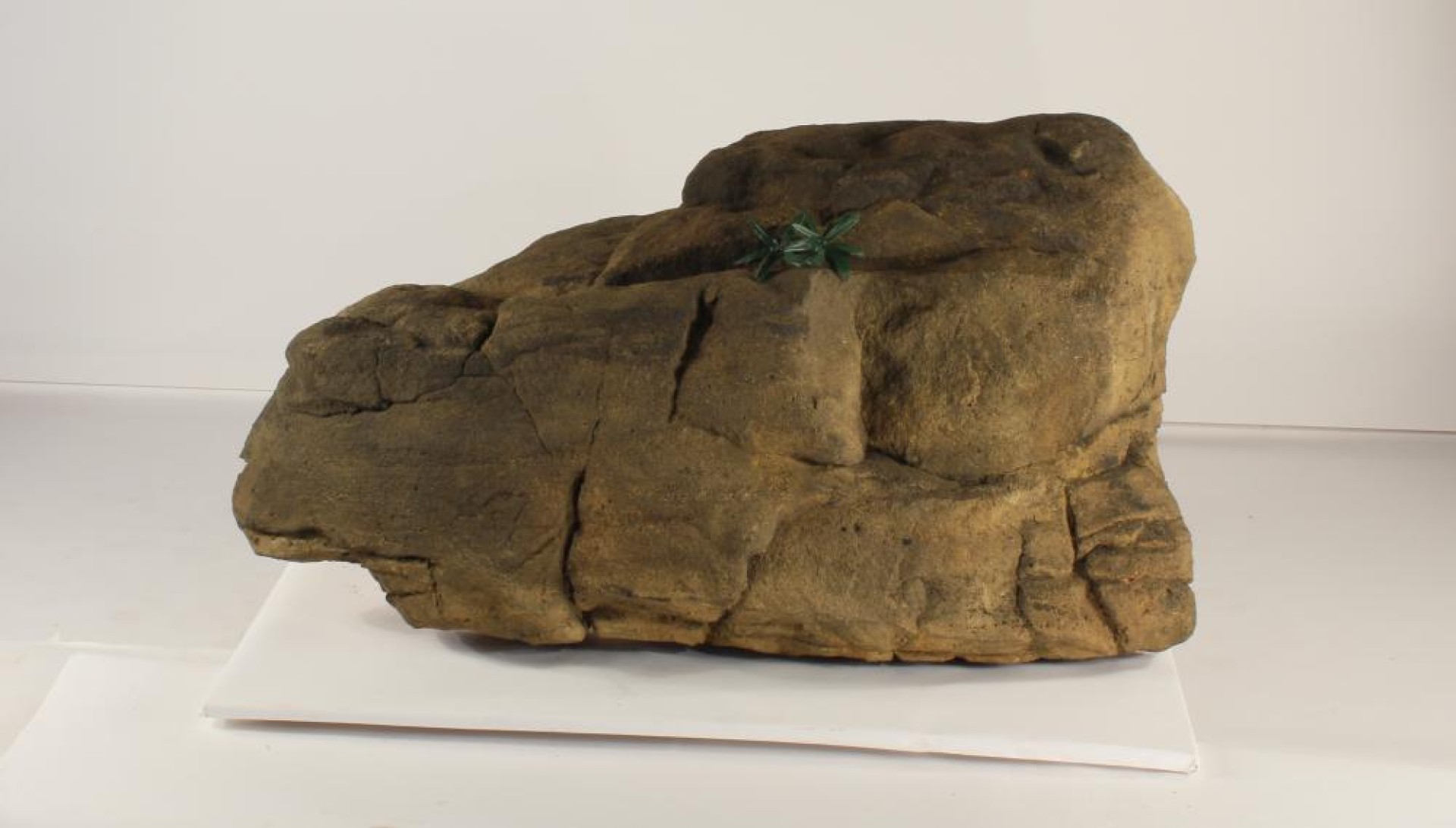 Edge Rocks | Swimming Pool Products | Universal Rocks